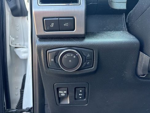 Used 2019 Ford Expedition Platinum image 12