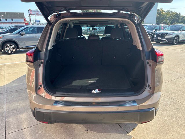 Used 2024 Nissan Rogue SV w/ SV Premium Package FWD image 8