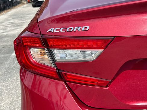 Used 2018 Honda Accord EX image 10