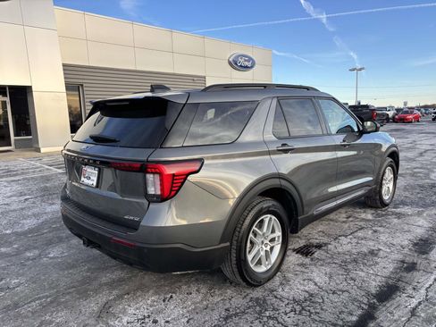 Used 2025 Ford Explorer Active image 9