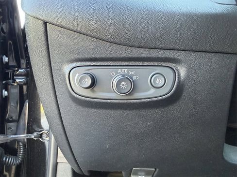 Used 2019 Chevrolet Equinox Premier image 18