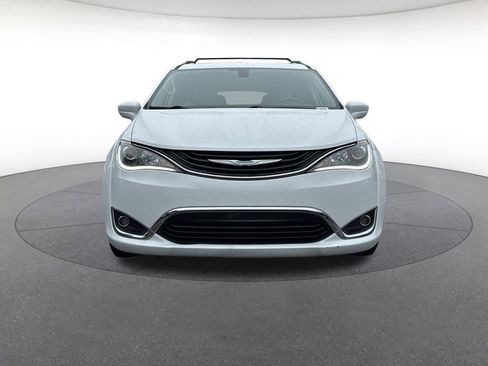Certified 2018 Chrysler Pacifica Touring-L FWD image 9