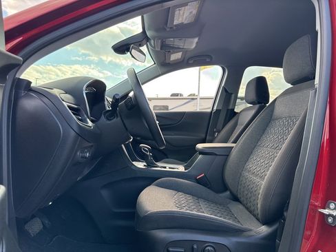 Used 2023 Chevrolet Equinox LT image 12