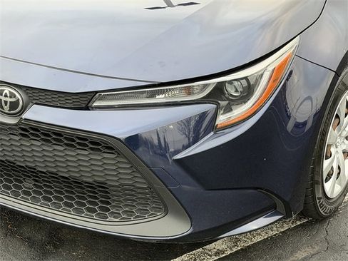 Used 2021 Toyota Corolla LE image 10