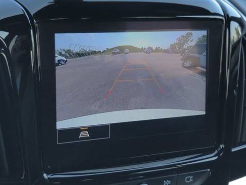 Used 2023 Chevrolet Traverse LT FWD image 18