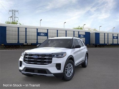 New 2025 Ford Explorer Active image 2