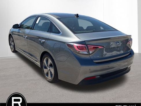 Used 2017 Hyundai Sonata Limited w/ Ultimate Package 02 FWD image 3