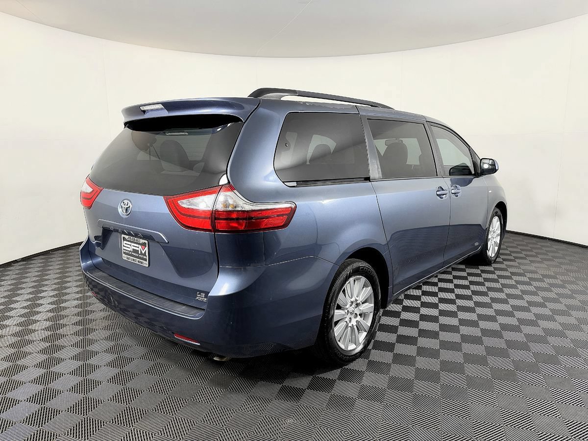 Used 2017 Toyota Sienna LE AWD/4WD image 8