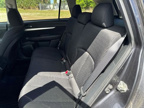 Used 2010 Subaru Outback 2.5i Premium image 10