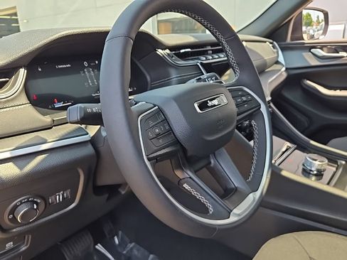 Certified 2025 Jeep Grand Cherokee Laredo X w/ Luxury Tech Group I AWD/4WD image 19