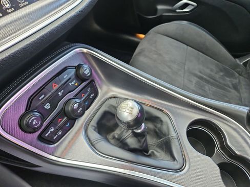 Used 2015 Dodge Challenger R/T Scat Pack w/ Leather Interior Group RWD image 24