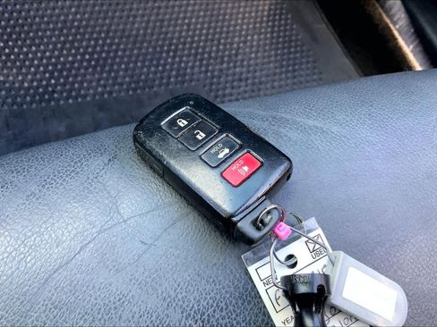 Used 2015 Toyota Avalon XLE Touring FWD image 15