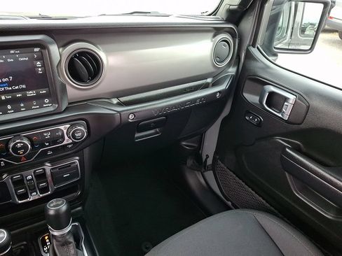Used 2023 Jeep Wrangler Unlimited w/ Cold Weather Group AWD/4WD image 17
