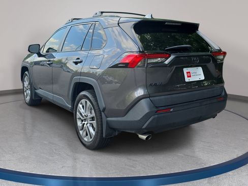 Used 2022 Toyota RAV4 XLE Premium FWD image 7