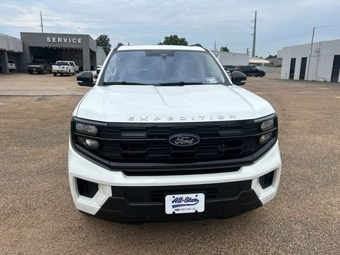 New 2025 Ford Expedition Active image 8