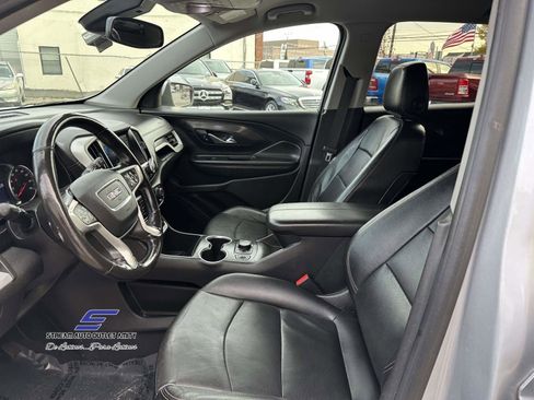 Used 2021 GMC Terrain SLT image 17