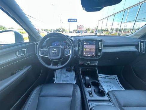 Used 2025 Volvo XC40 B5 Core AWD/4WD image 19