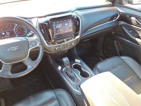Used 2022 Chevrolet Traverse RS image 18