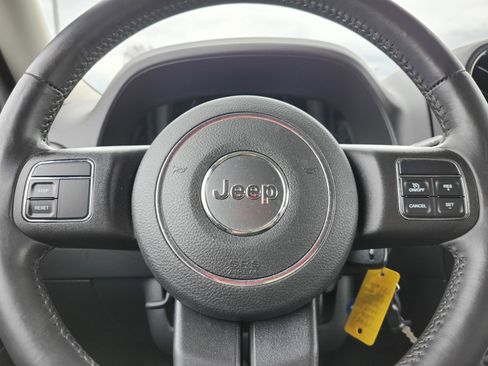 Used 2016 Jeep Patriot High Altitude image 25