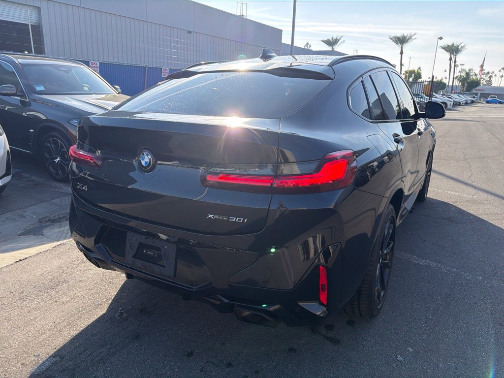 Used 2024 BMW X4 xDrive30i w/ Premium Package AWD/4WD image 7