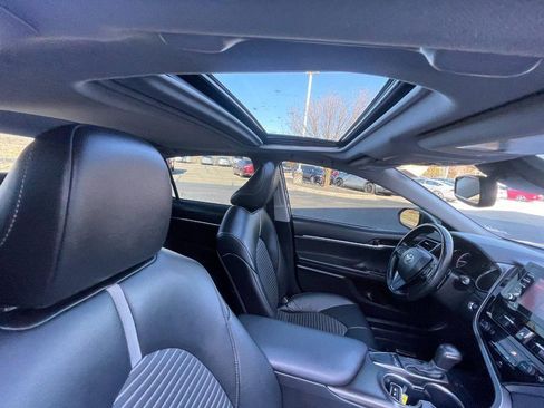 Used 2023 Toyota Camry SE w/ Convenience Package image 5