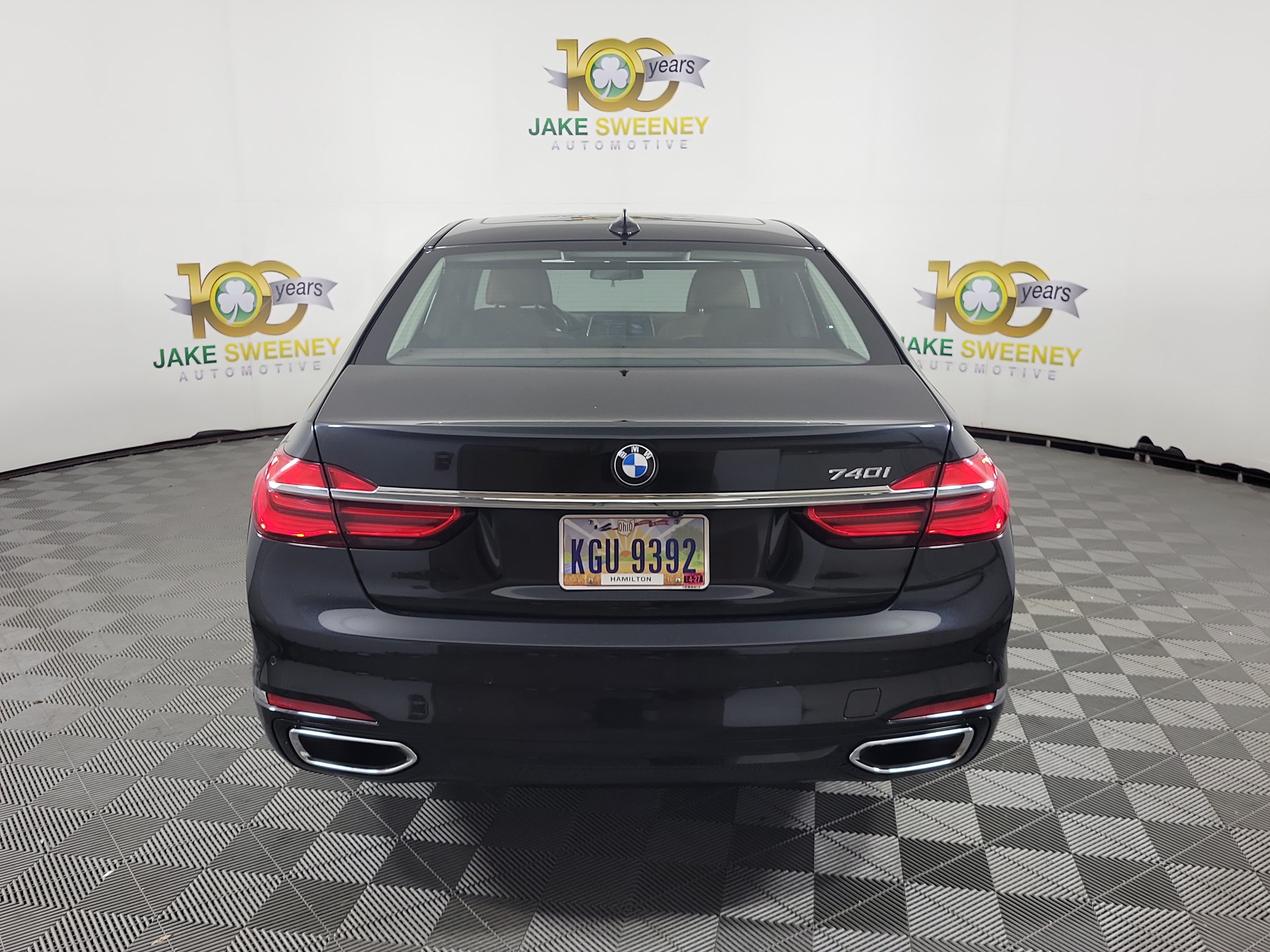 Used 2017 BMW 740i xDrive AWD/4WD image 3
