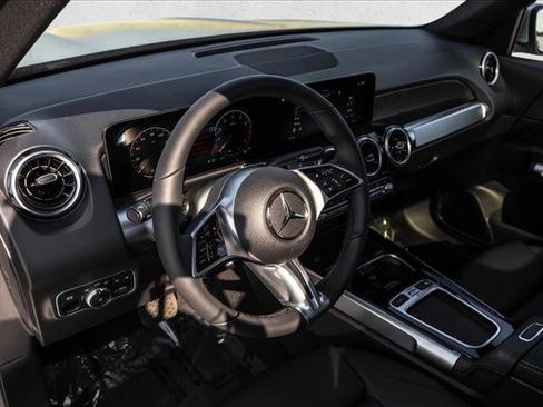 New 2026 Mercedes-Benz GLB 250 4MATIC image 10