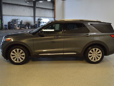 Used 2020 Ford Explorer Limited w/ Class III Trailer Tow Package image 6