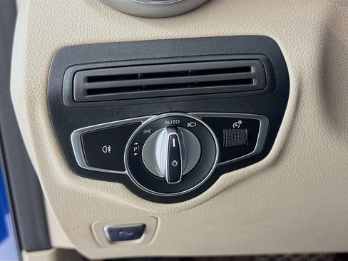 Used 2022 Mercedes-Benz GLC 300 4MATIC image 10