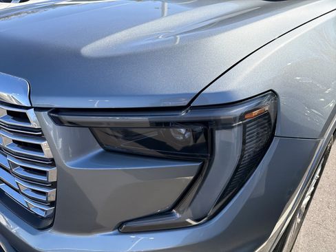 Used 2024 GMC Acadia Denali image 6