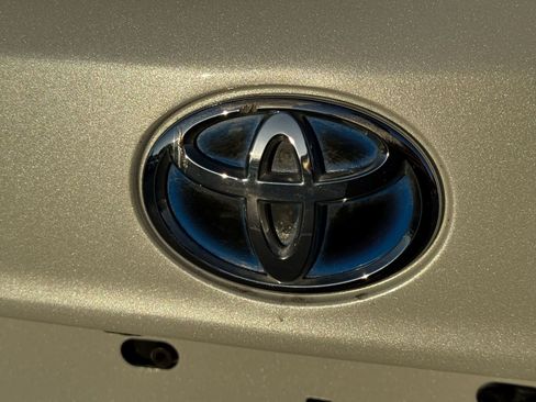 Used 2022 Toyota Highlander LE AWD/4WD image 18