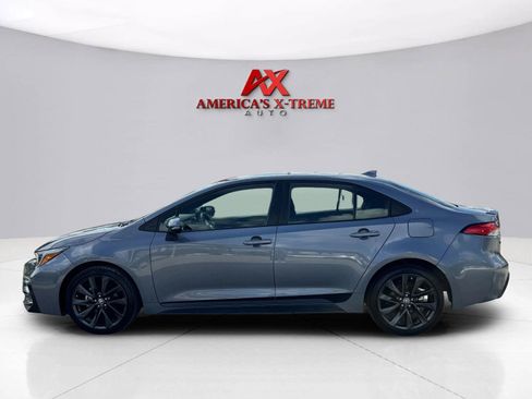 Used 2025 Toyota Corolla SE FWD image 2