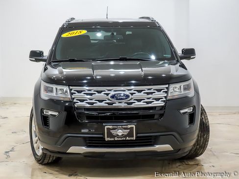Used 2018 Ford Explorer XLT w/ Equipment Group 202A image 5