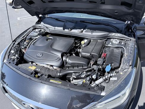 Used 2018 INFINITI QX30 FWD image 17