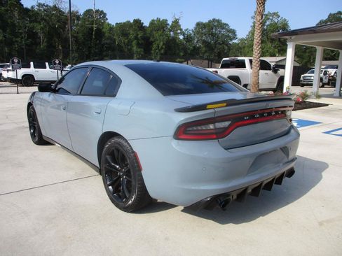 Used 2018 Dodge Charger SXT w/ Blacktop Package RWD image 22