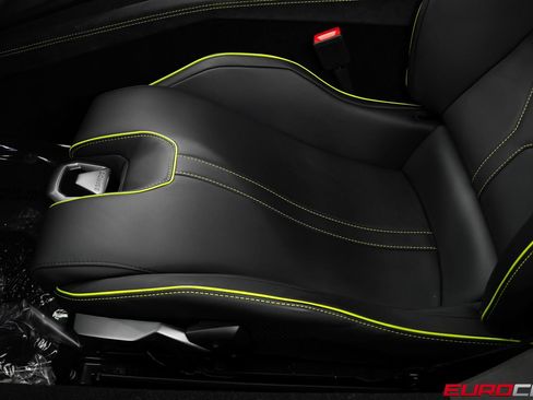 Used 2025 Lamborghini Revuelto AWD/4WD image 48