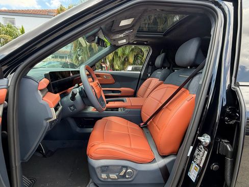Used 2027 Kia Telluride SX Prestige w/ Towing Package AWD/4WD image 9