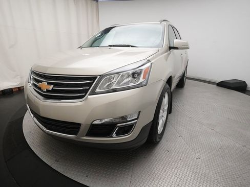 Used 2016 Chevrolet Traverse LT w/ Style and Technology Package FWD image 12