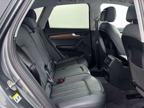 Used 2022 Audi Q5 2.0T Premium w/ Convenience Package AWD/4WD image 14