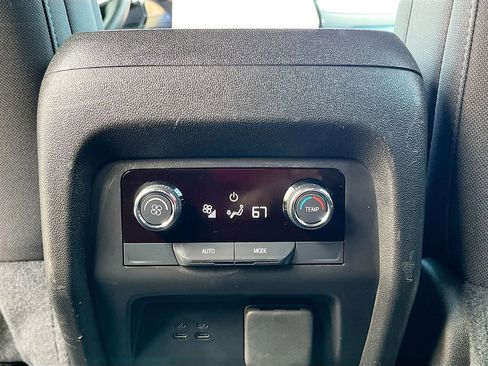 Used 2025 Chevrolet Traverse LT w/ Driver Confidence Package AWD/4WD image 24