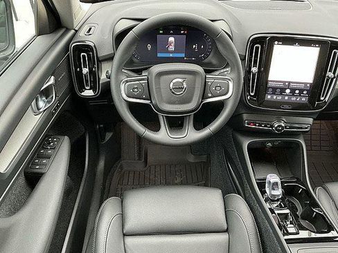 New 2026 Volvo XC40 B5 Plus w/ Protection Package Premier AWD/4WD image 5