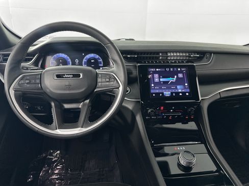 Used 2023 Jeep Grand Cherokee Altitude AWD/4WD image 21