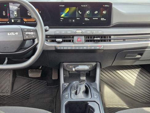 New 2026 Kia K4 LX image 16