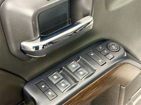 Used 2018 GMC Sierra 2500 Denali image 16