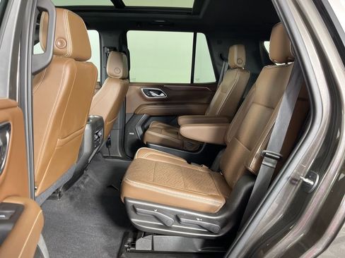 Used 2021 Chevrolet Tahoe High Country w/ Premium Package image 26