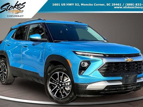 Used 2025 Chevrolet TrailBlazer LT AWD/4WD image 1