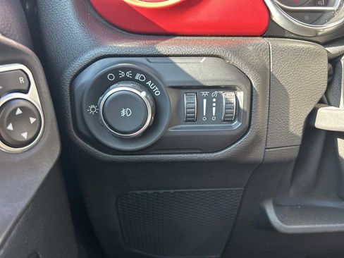 Used 2020 Jeep Wrangler Unlimited Rubicon w/ LED Lighting Group image 23