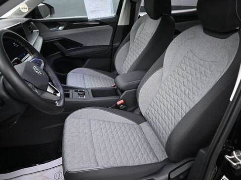 Used 2025 Volkswagen Tiguan S FWD image 30