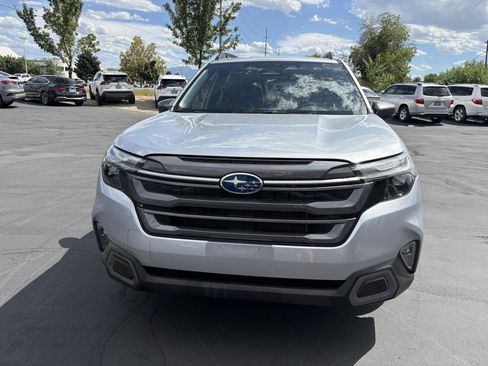 Used 2025 Subaru Forester Limited AWD/4WD image 2