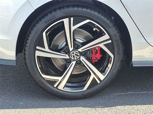 New 2025 Volkswagen Golf SE image 7